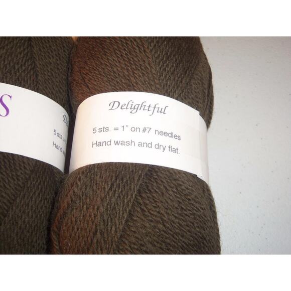 Fiberlicious Yarn Olive #205 Merino Wool 2 Skeins -1215T17 - Picture 2 of 3